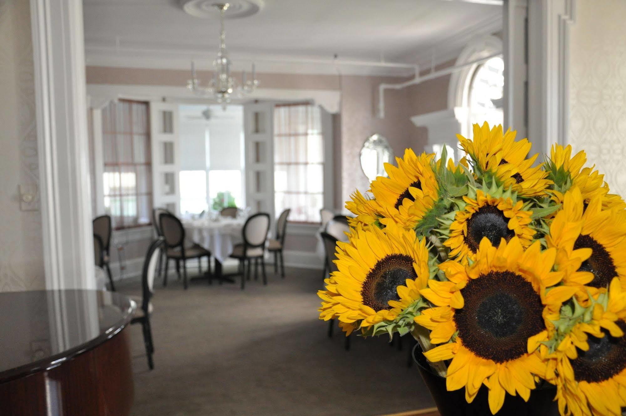 קייפ מאי Peter Shields Inn & Restaurant מראה חיצוני תמונה